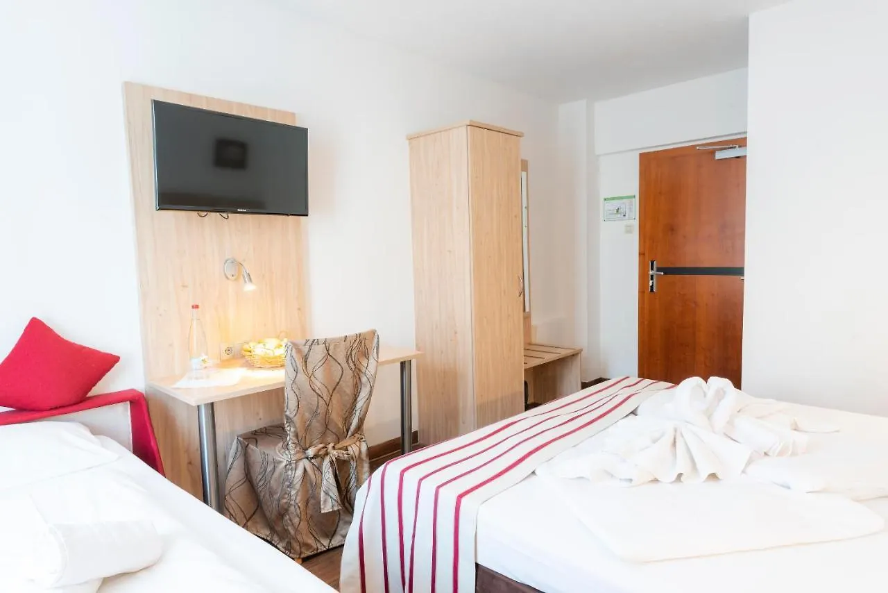 Hotel Astoria Stuttgart City 3*,